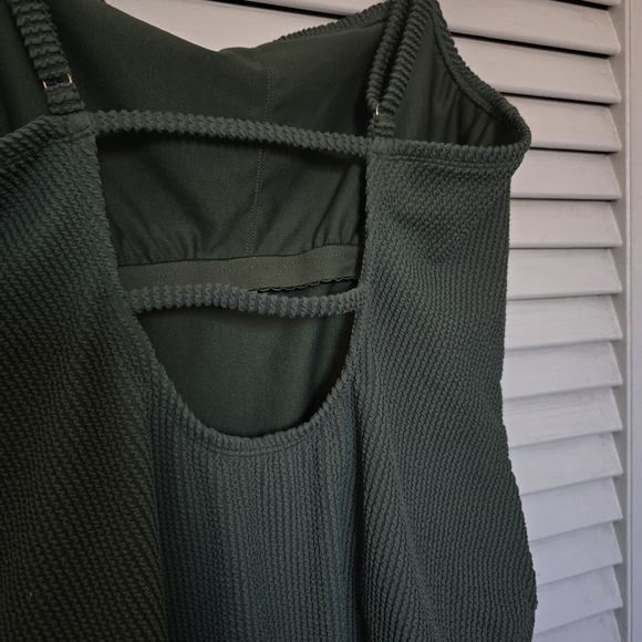 KONA SOL Women's Swimsuit Sage Green One-Piece Pucker Texture EUC - Picture 4 of 10